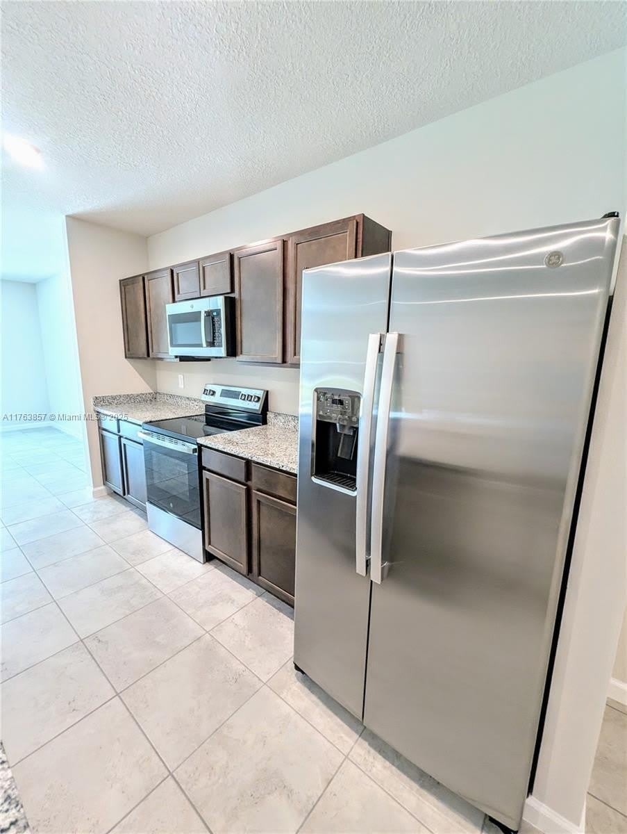 285 Raspberry Road – photo 2