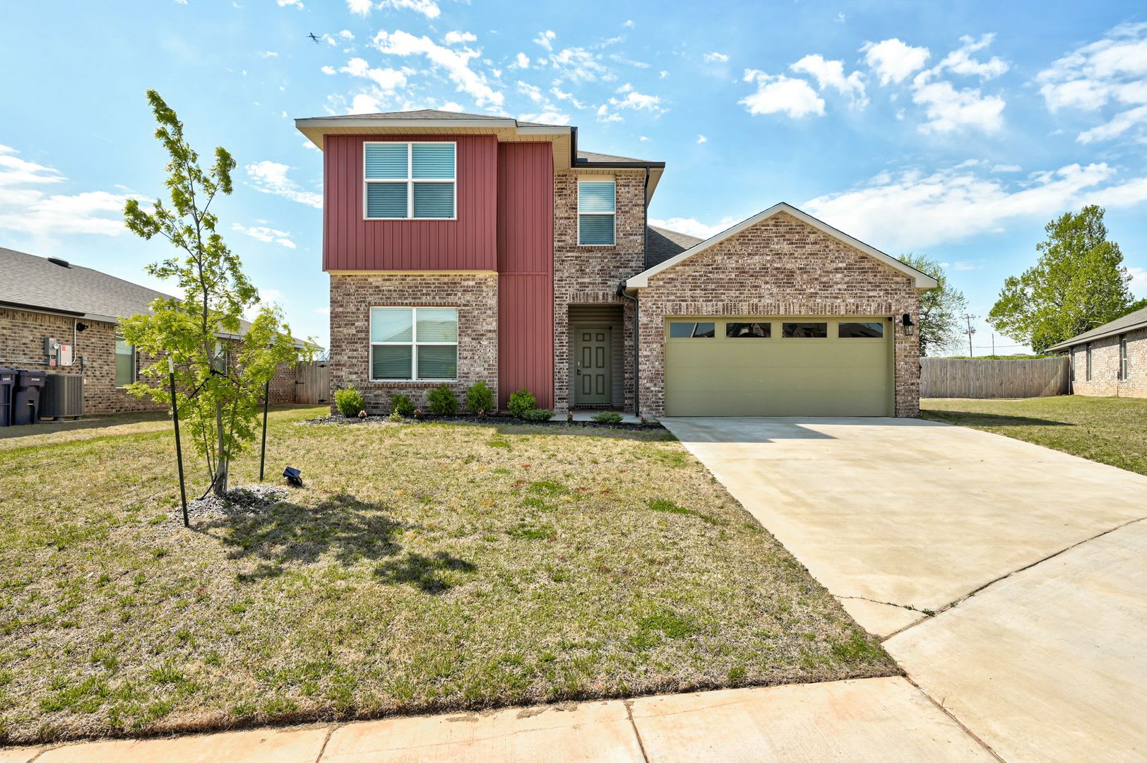 Massive 4BD/2BTH and 2 Car garage Home! Right off of 23 and Sara Road Minutes from JKP Turnpike – photo 2