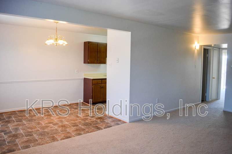 7746 Colonial Point Lane – photo 5