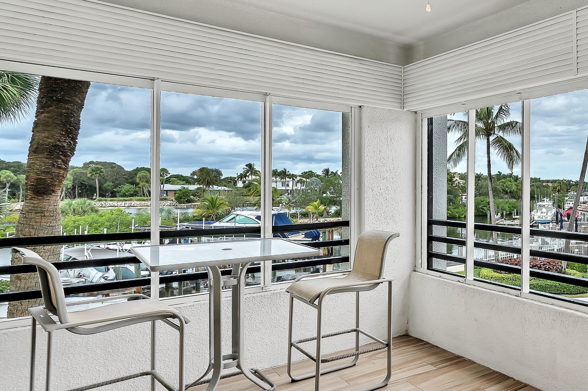 827 Oak Harbour Drive – photo 2