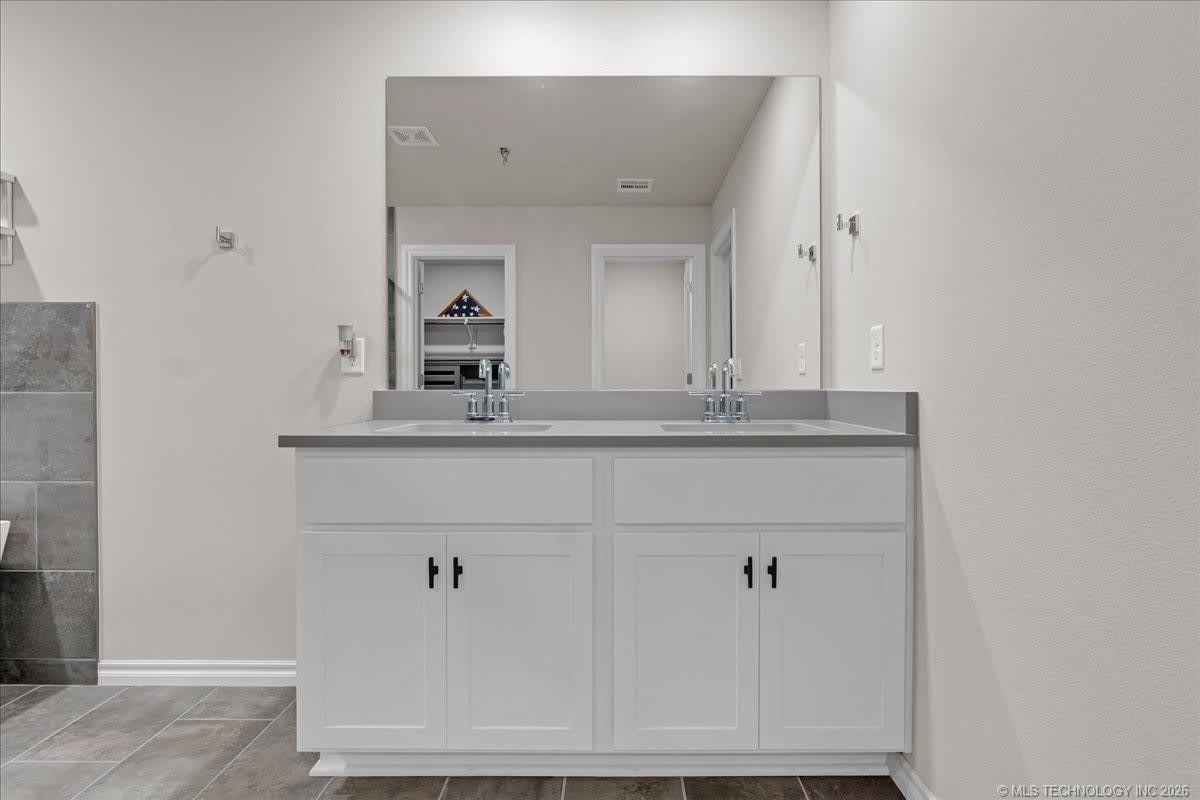 4623 South Chestnut Avenue – photo 4