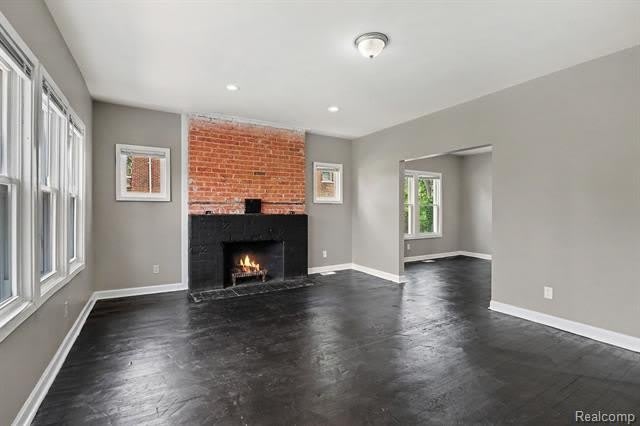 2733 Elmhurst Street – photo 3