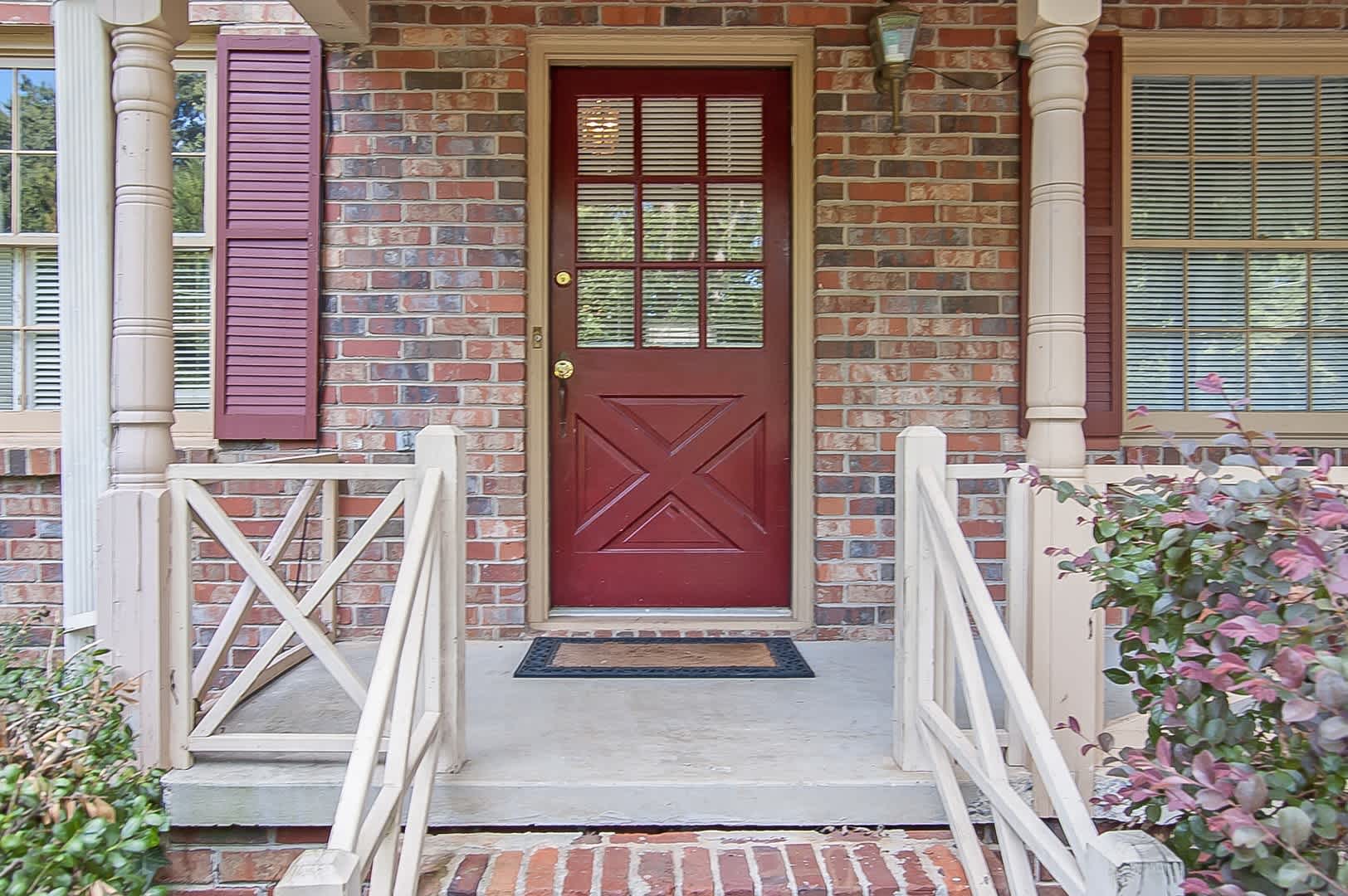 We have the wonderful 4 bed/3 bath you’ve been waiting for! – photo 2
