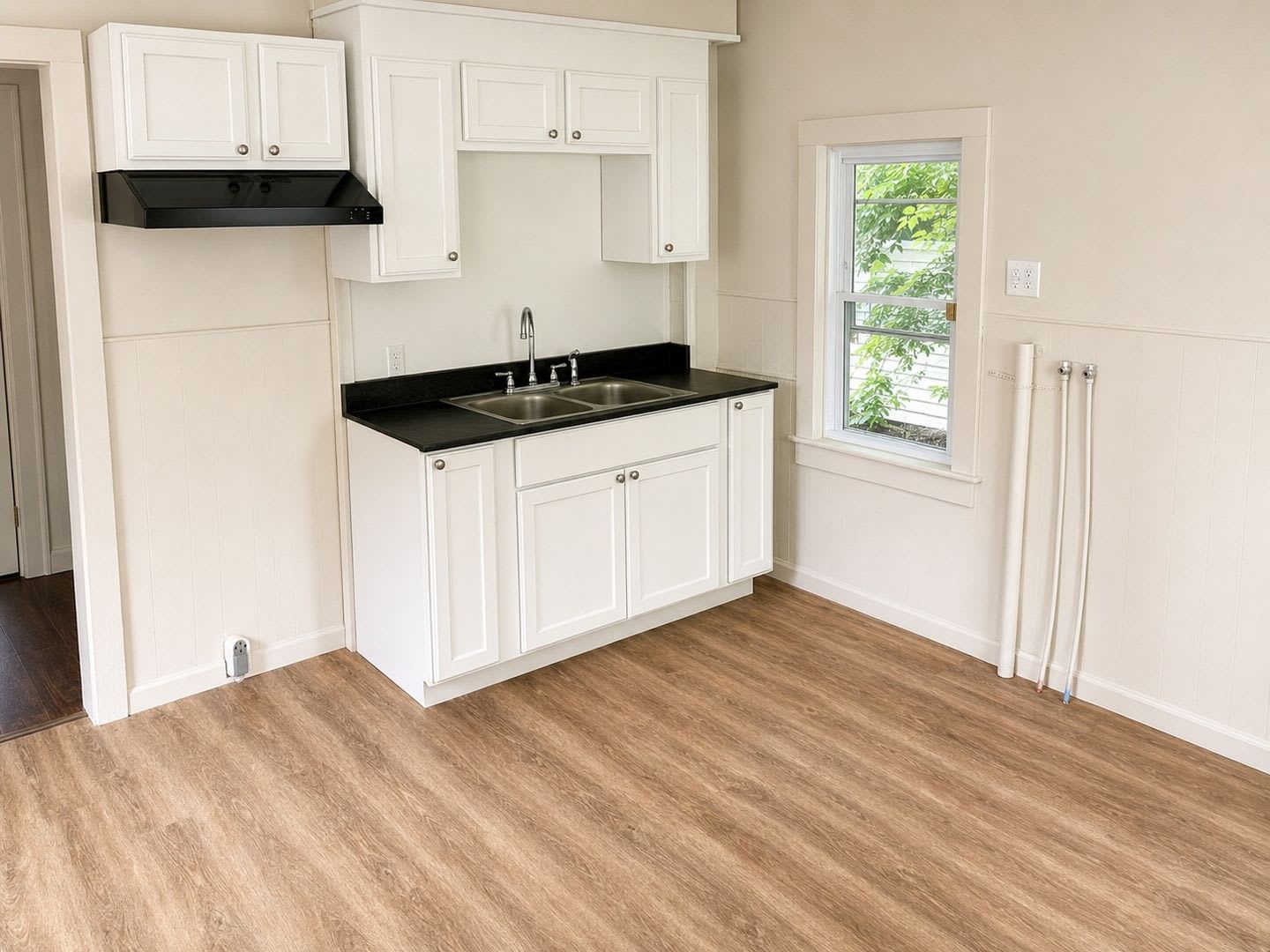 Available Now – Spacious 3-Bedroom Home with a Nice Backyard! – photo 5