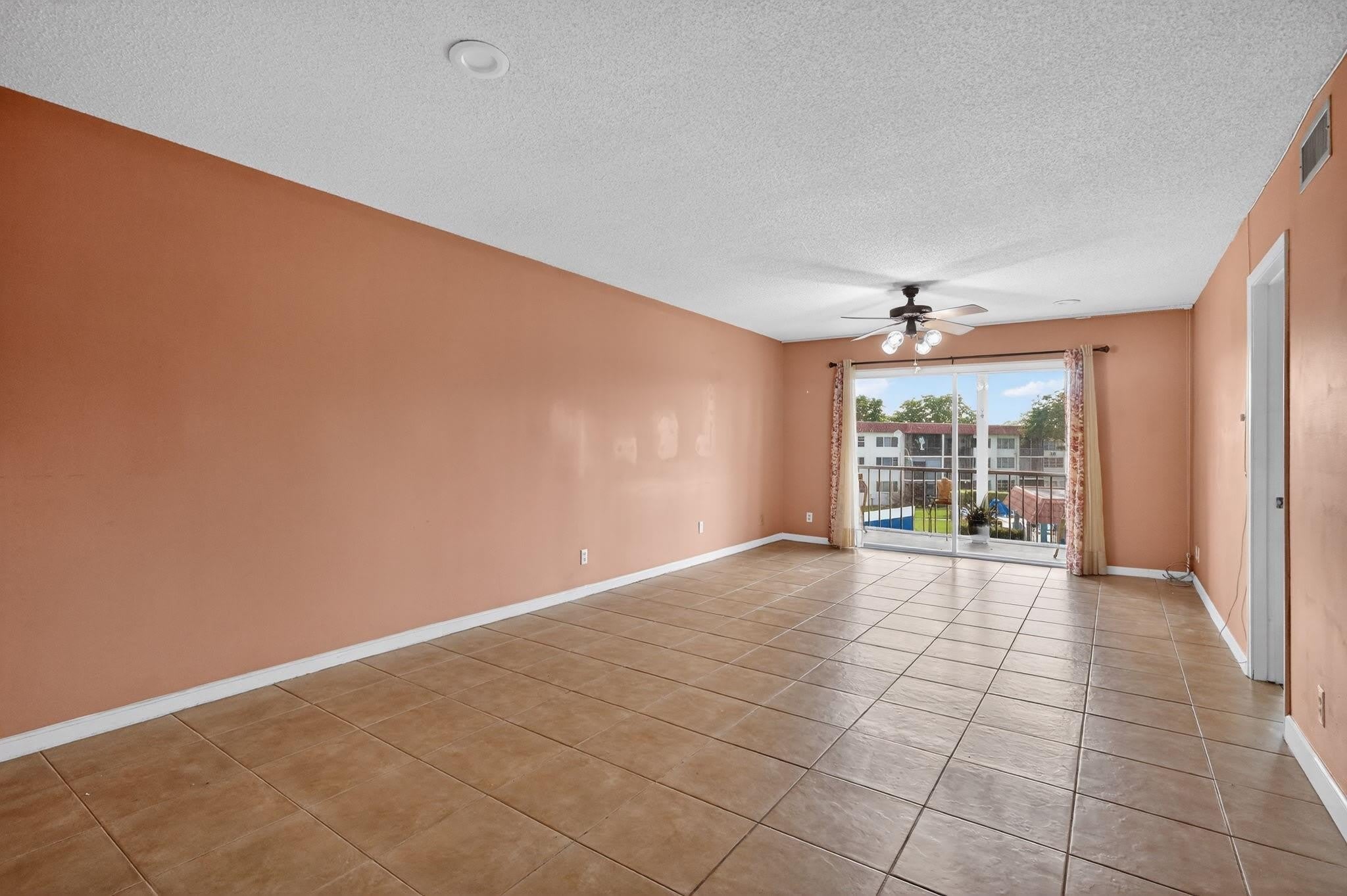 9410 N Hollybrook Lake Drive – photo 3