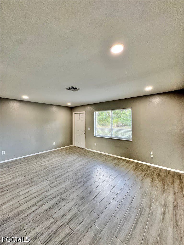 142 Harry Avenue S – photo 3