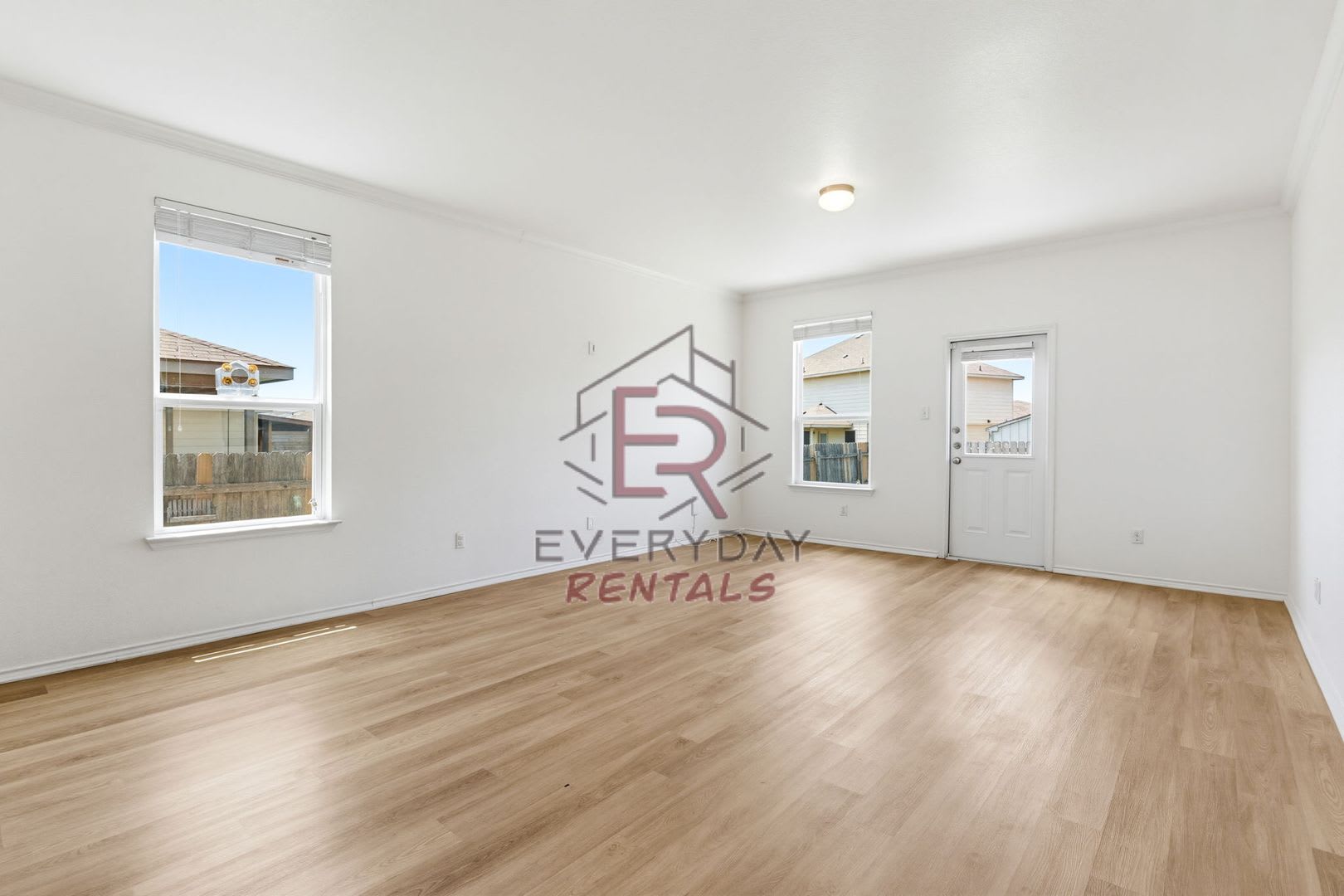 Cute home in Yowell Ranch – photo 5