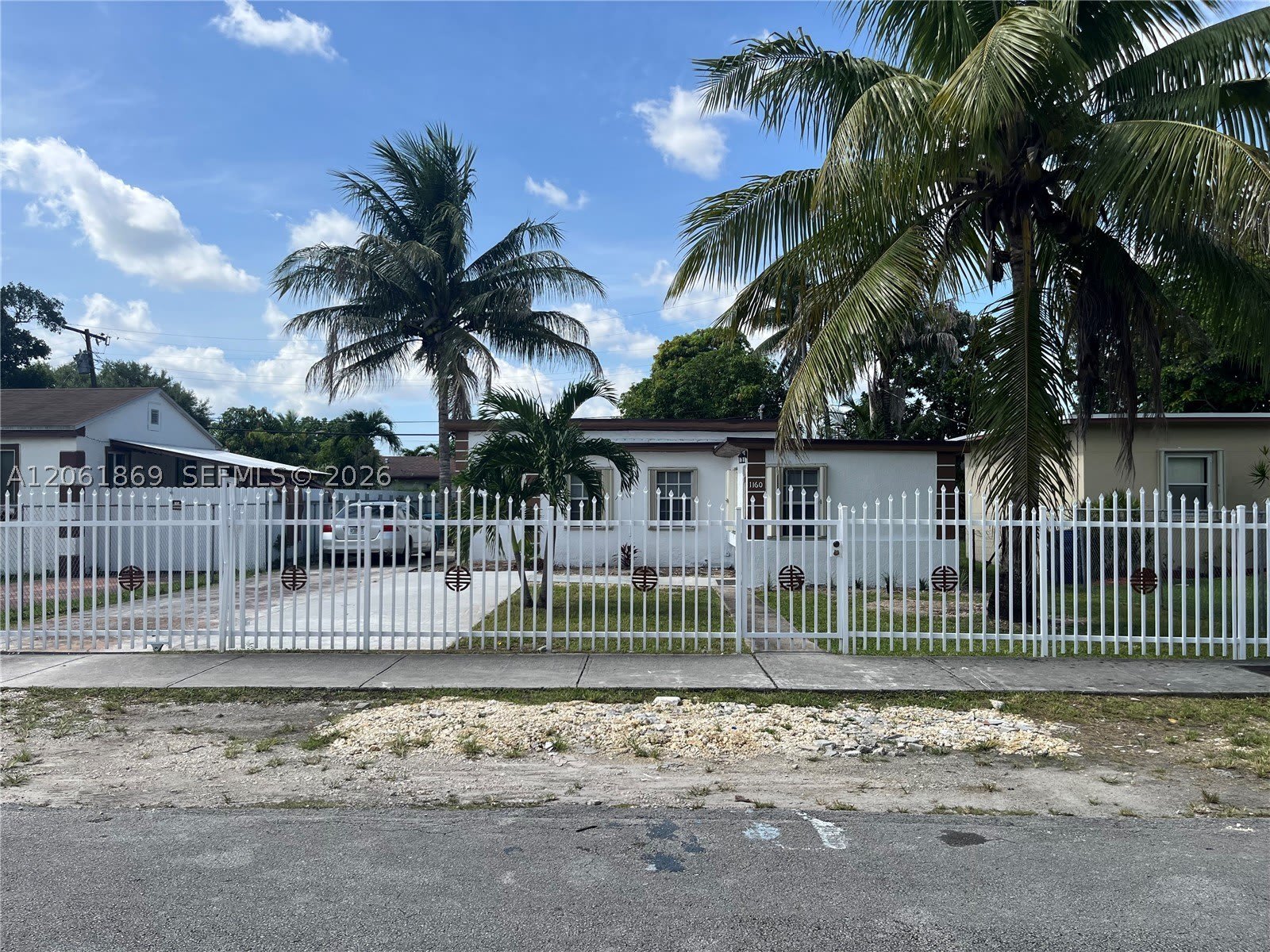 1160 Nw 105Th St – photo 1