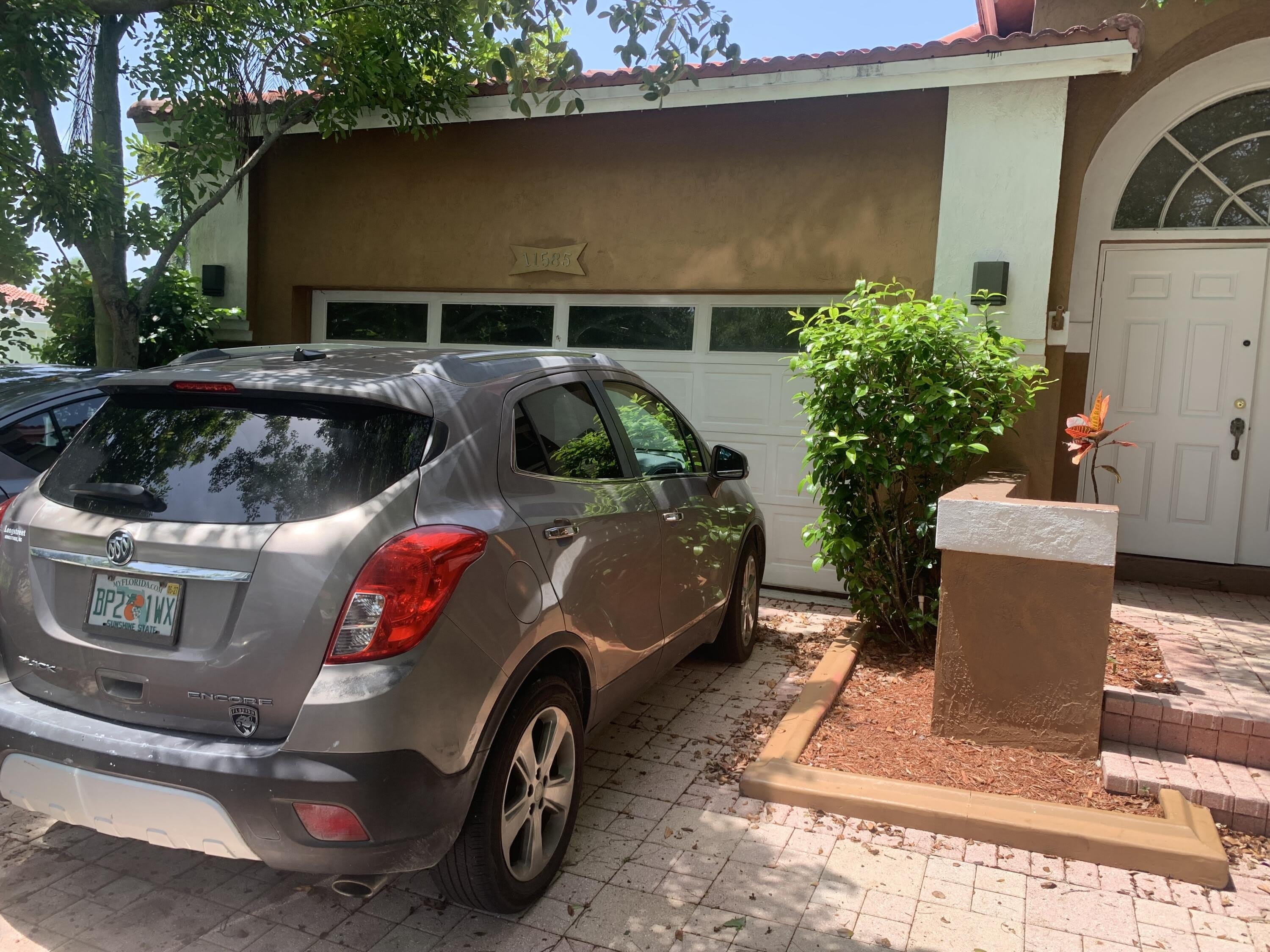 11585 N Quayside Drive – photo 2
