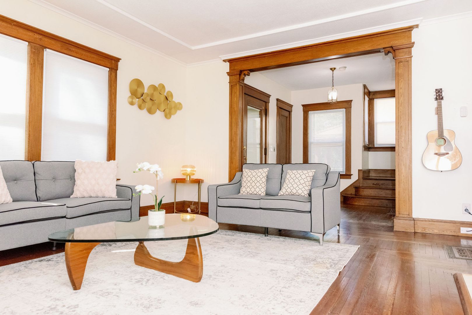 Huge 5 Bedroom House 5 minutes away from Yale! – photo 1