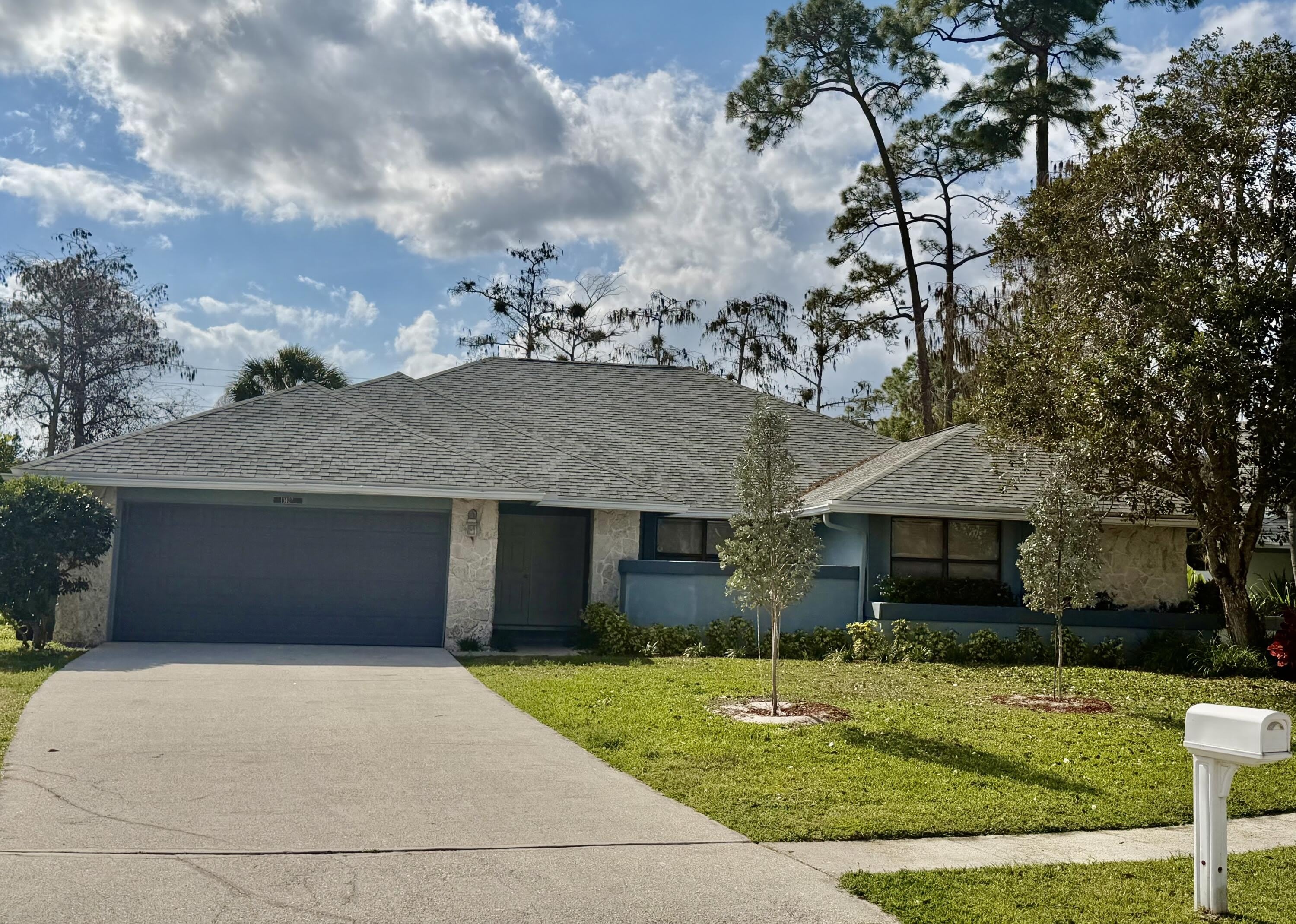 13427 Kingsbury Drive – photo 1