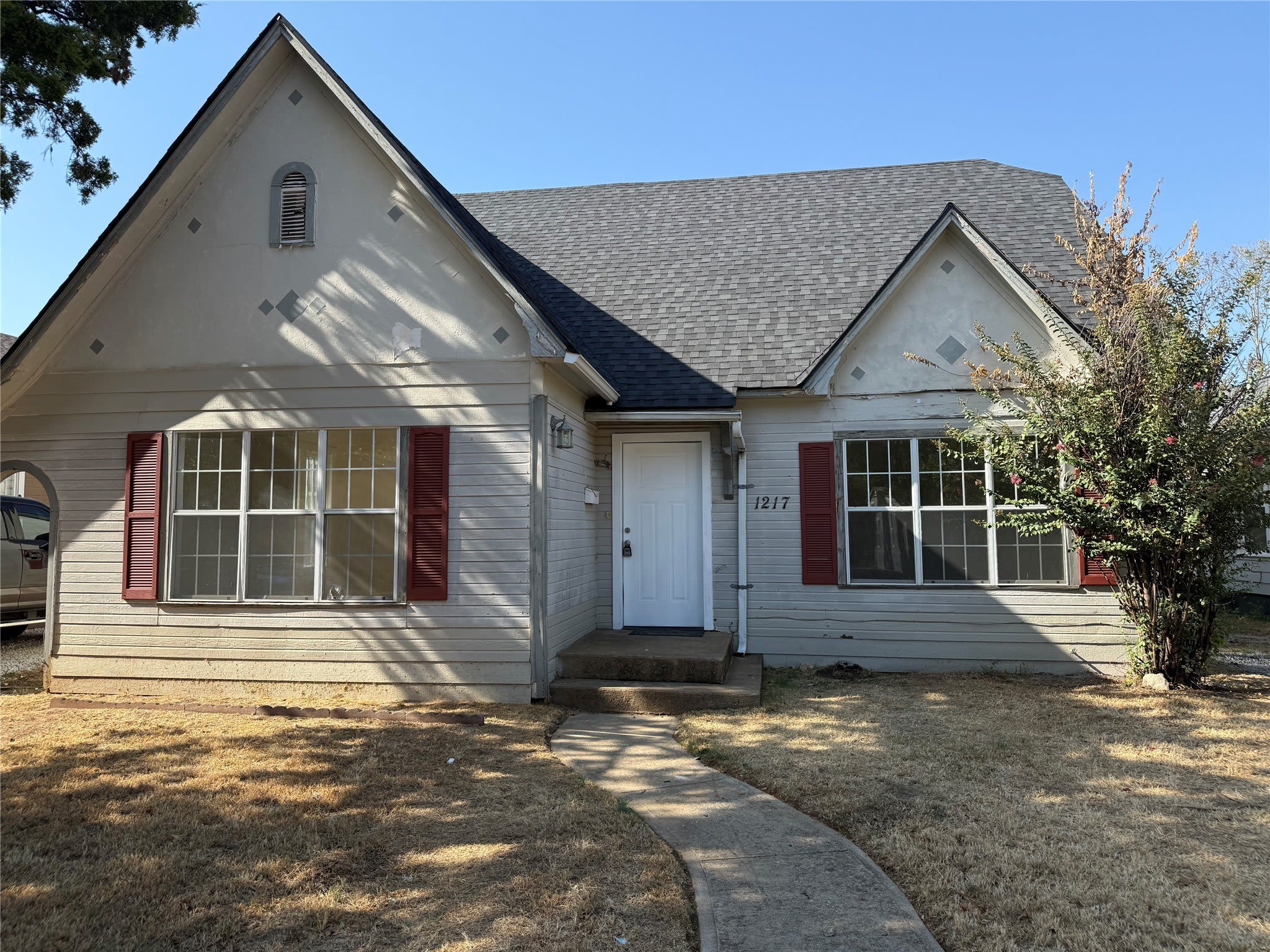 1217 W Walker Street – photo 2