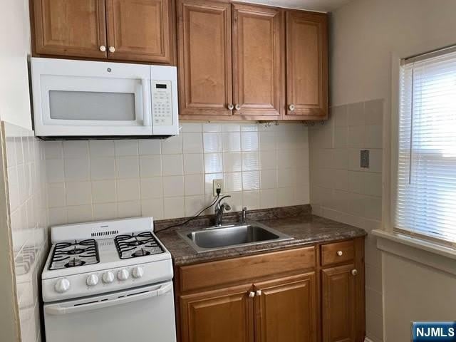 130 Hazelton Street – photo 5