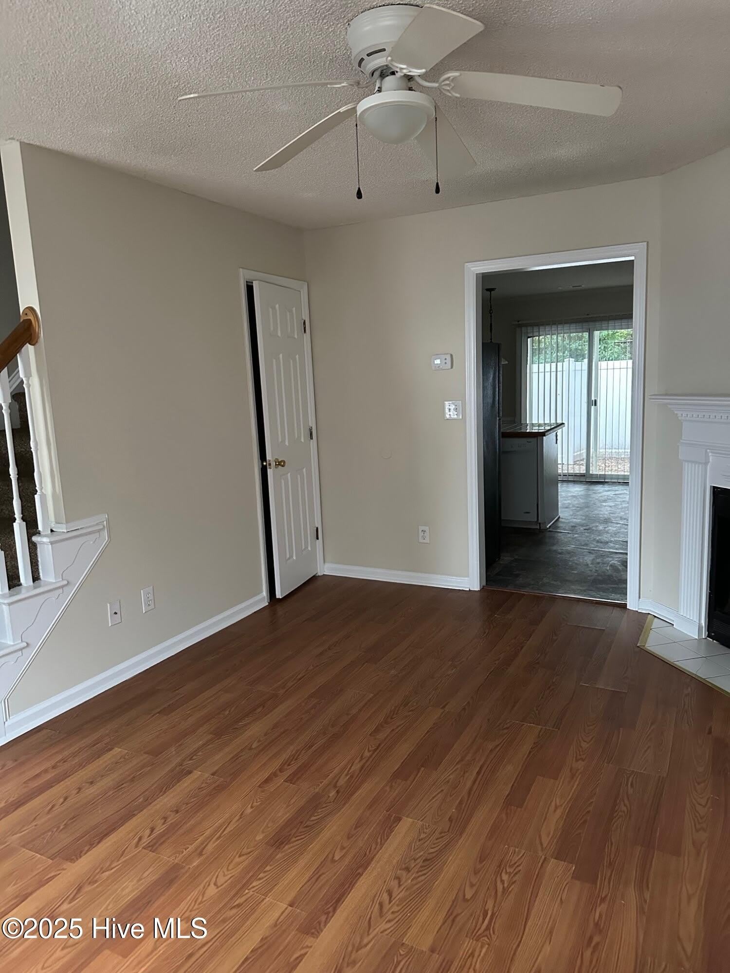3827 Sterling Pointe Drive – photo 2