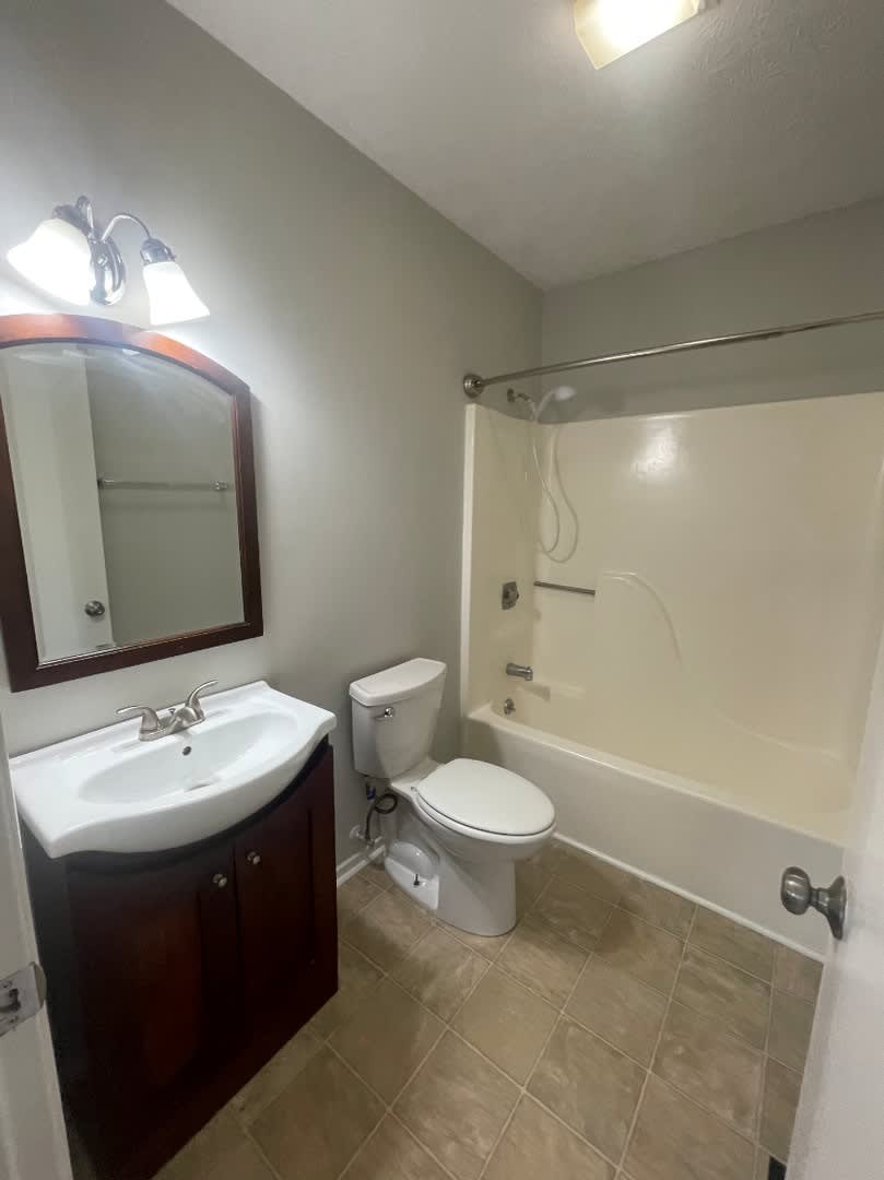 Cozy Townhome Located In West Knox – photo 4