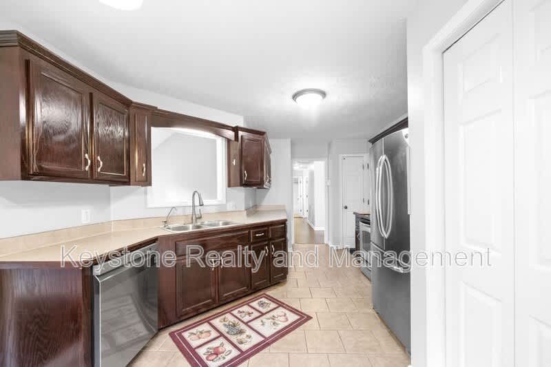 1405 Mutual Drive – photo 4