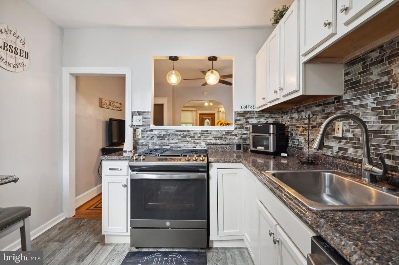 7117 Woolston Avenue – photo 2
