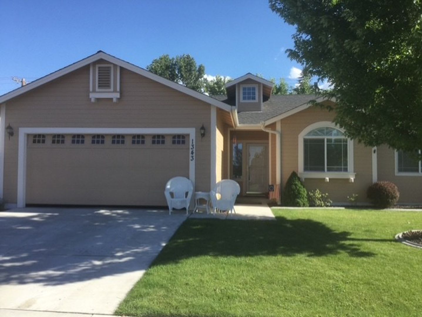 3/2/2 Home in Gardnerville, Chichester neighborhood – photo 1