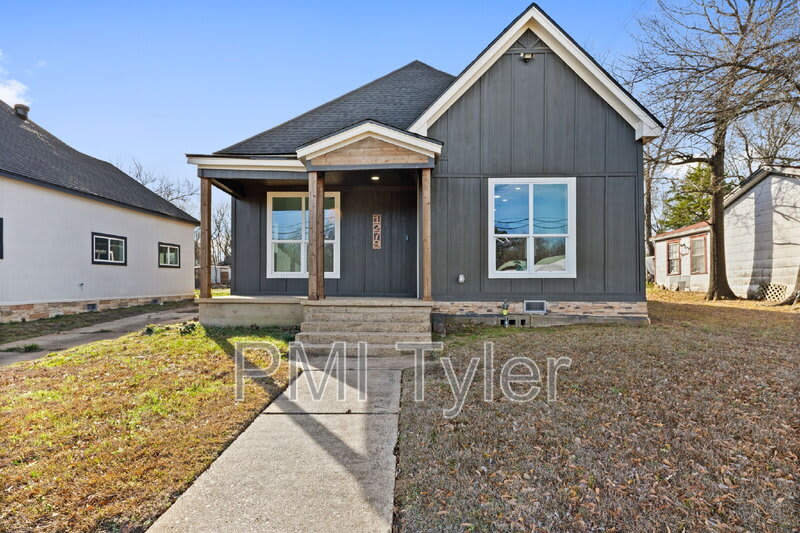 1279 Bonham Street – photo 4