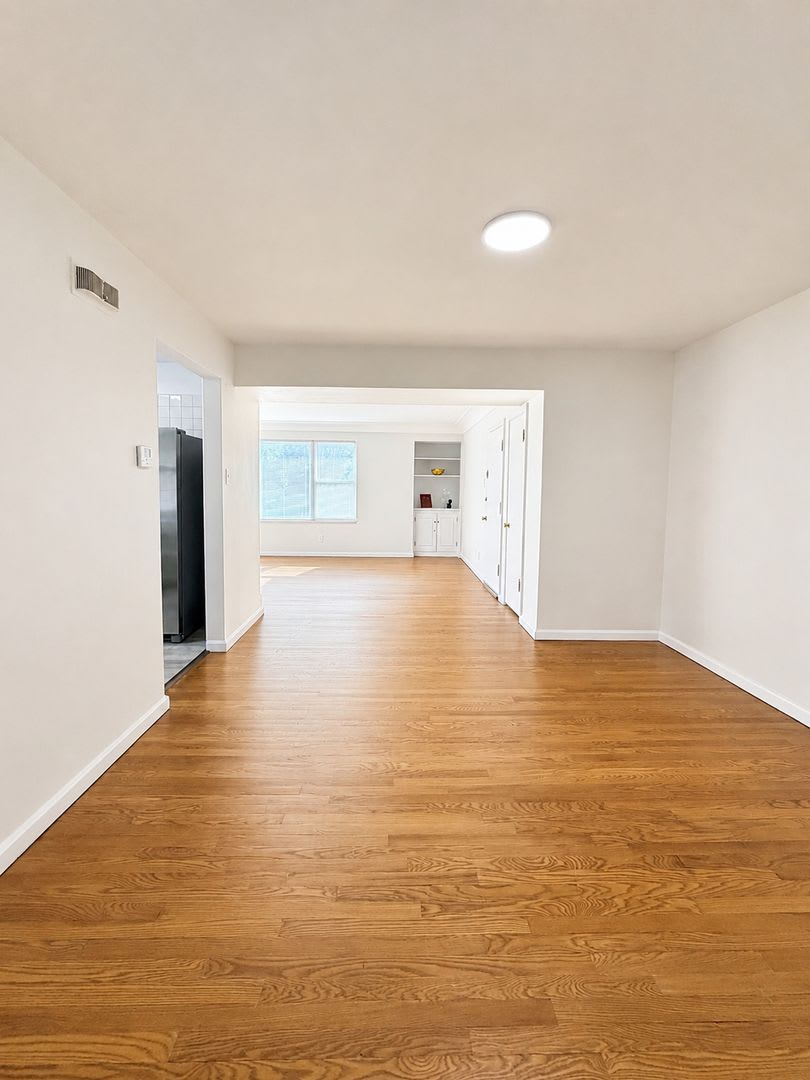 6930 Jamieson Avenue – photo 4