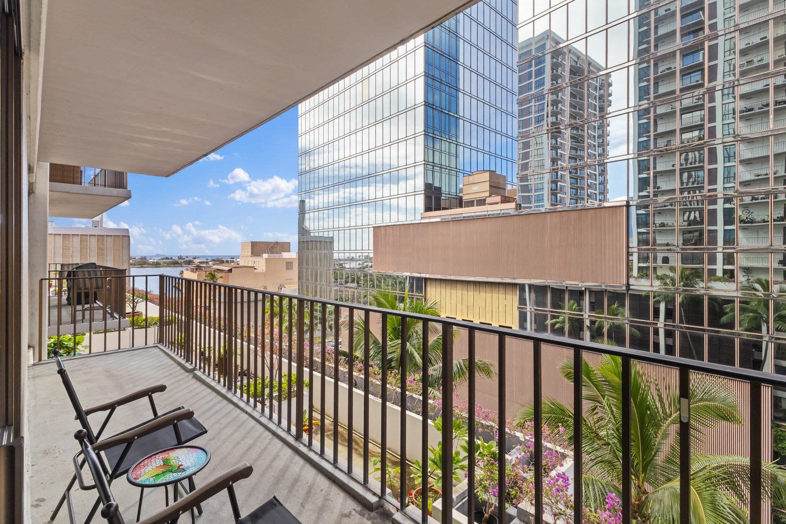 Downtown Honolulu Condo – photo 2