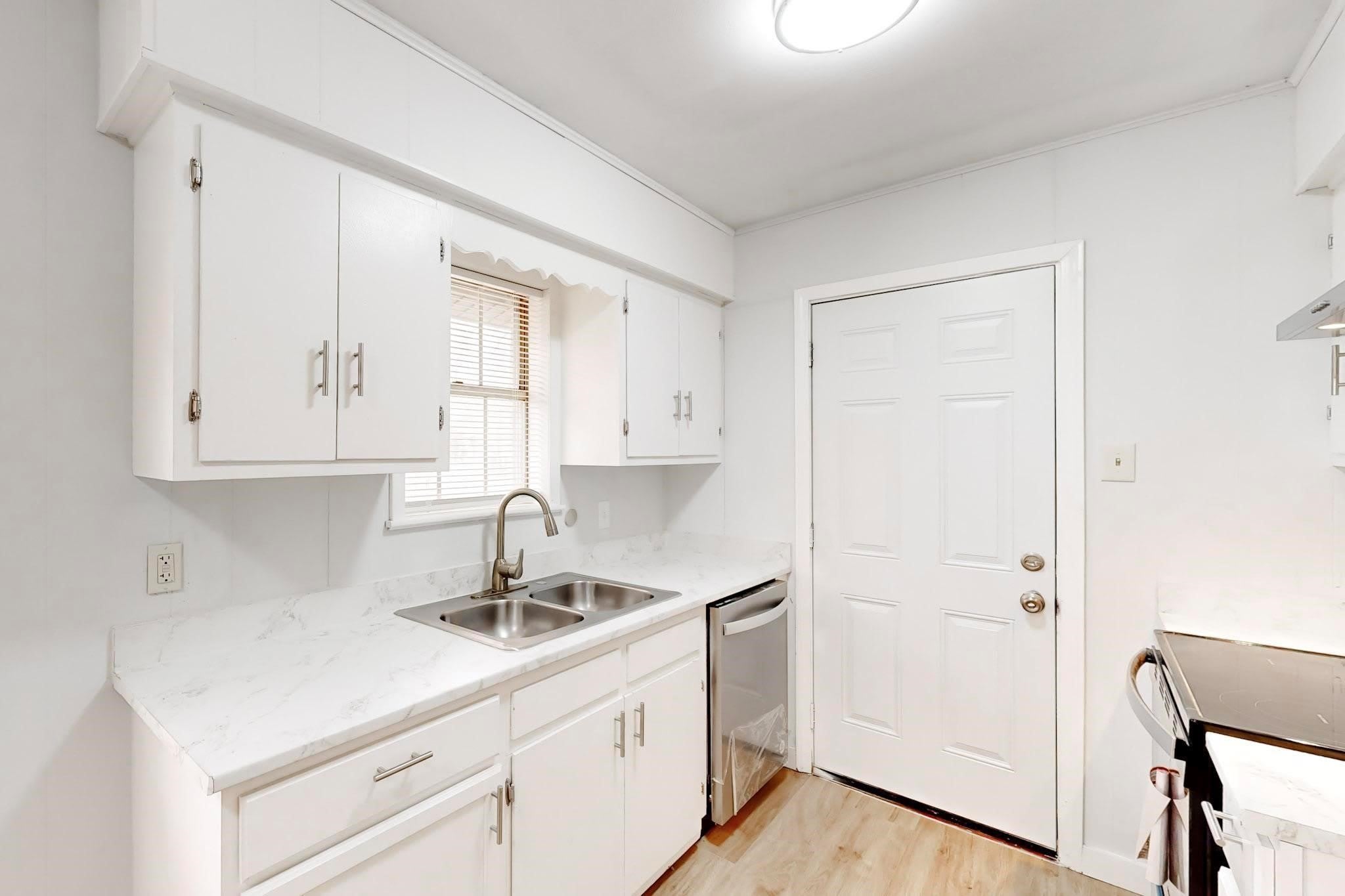 1208 S Benton Street – photo 4