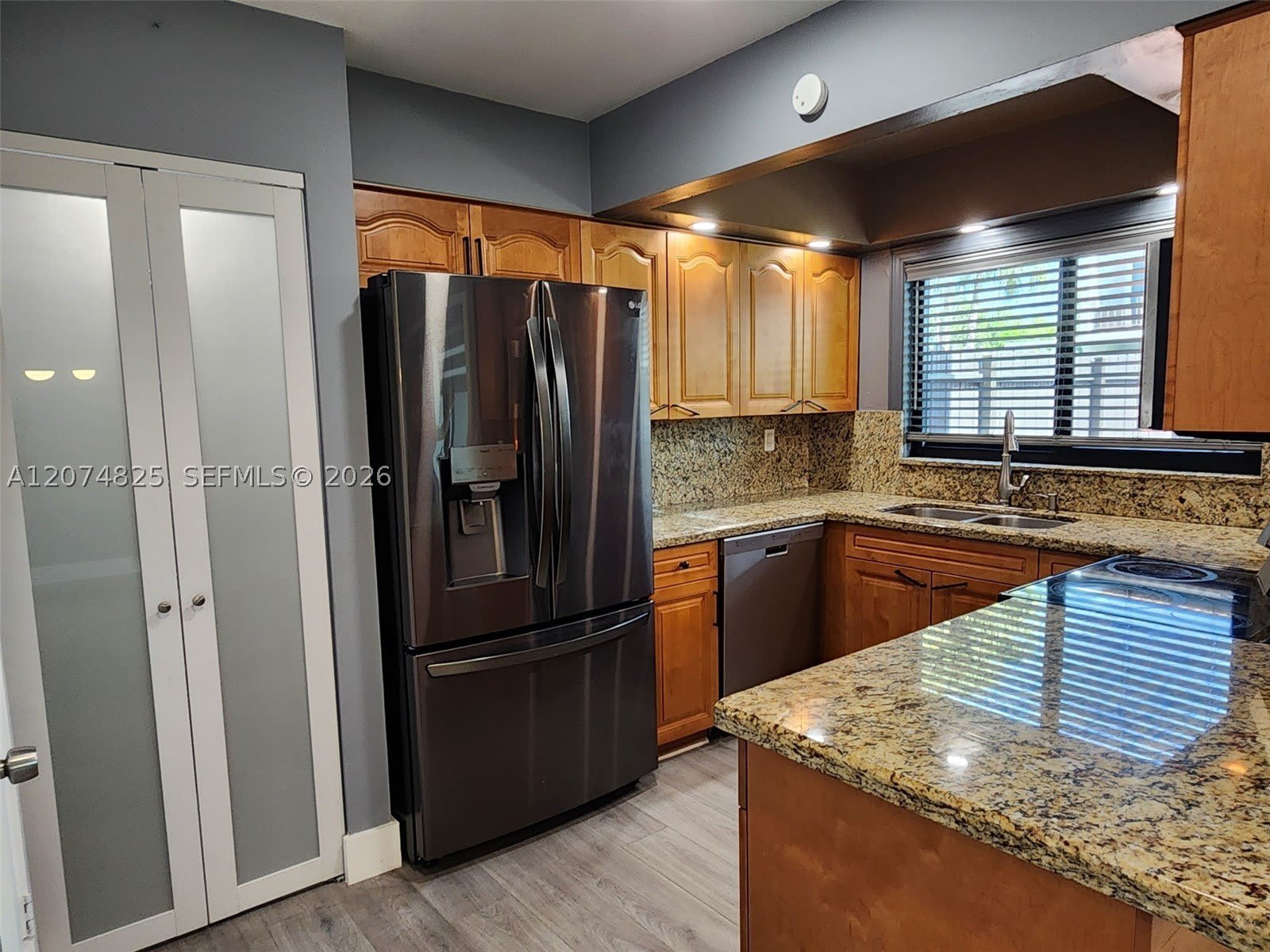 6518 Kendale Lakes Dr – photo 4
