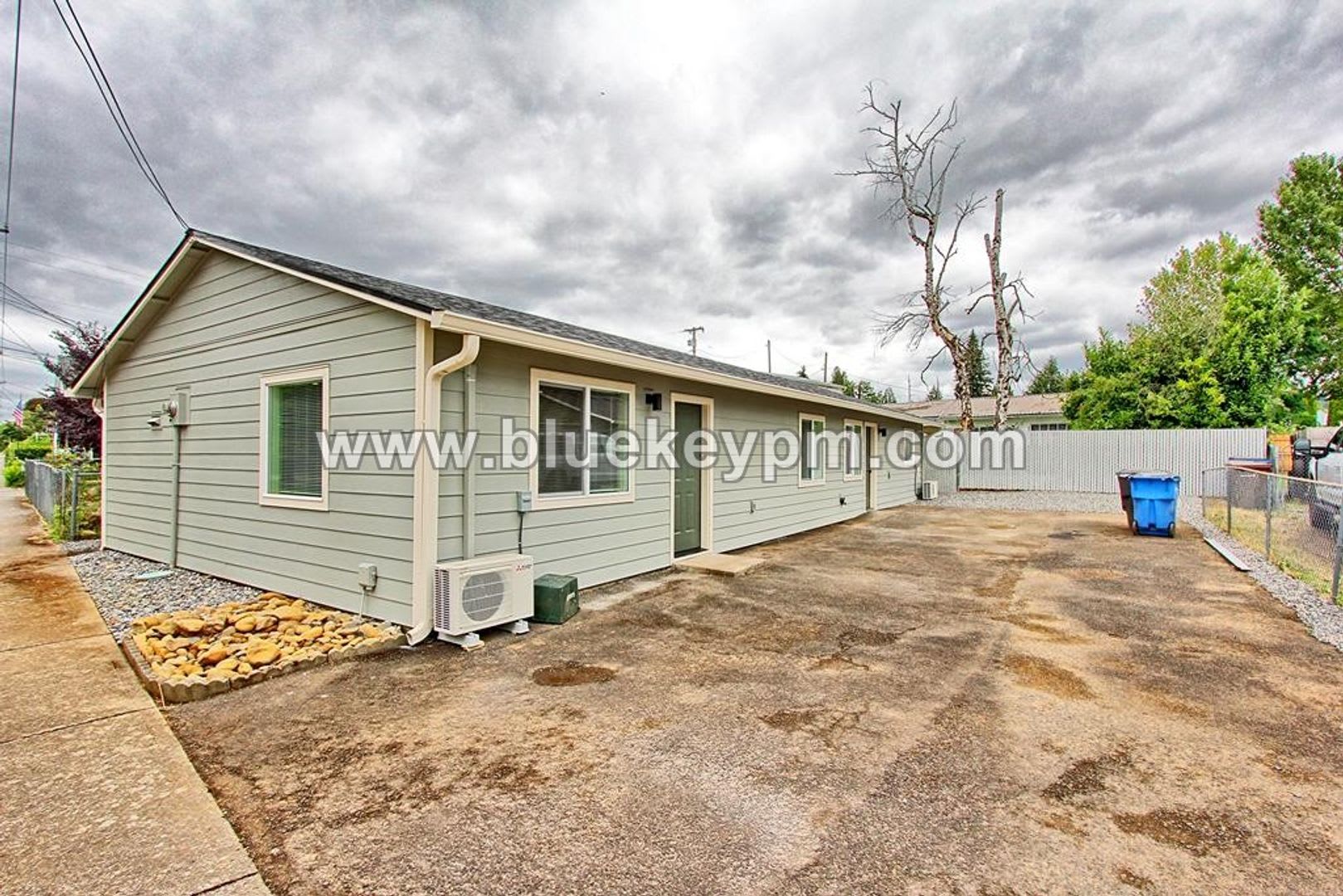 1 Bed, 1 Bath Duplex Unit on Main Street in Washougal – photo 1