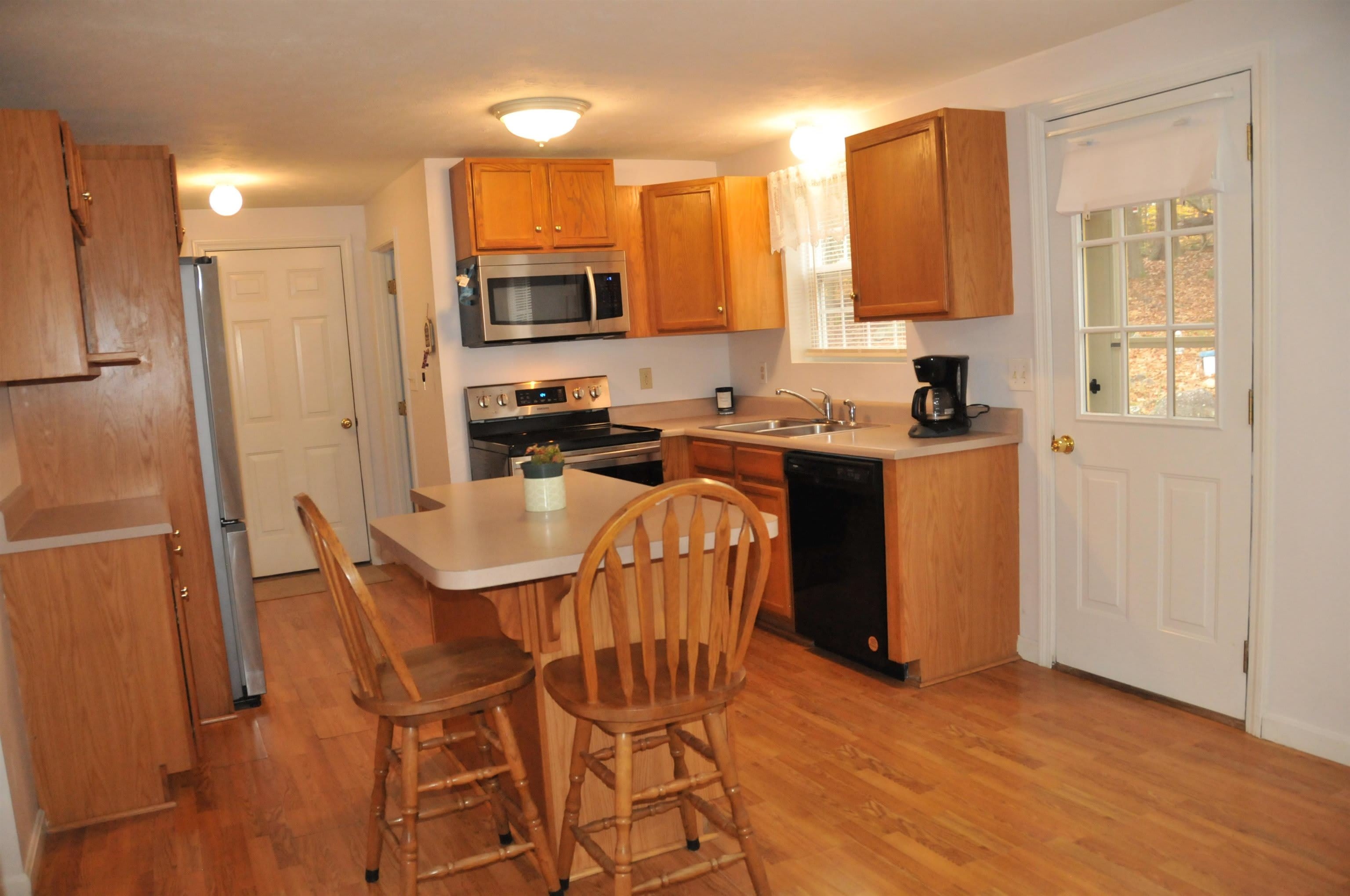 147 Highrock Road – photo 4
