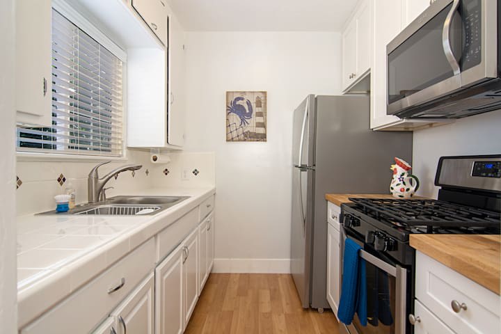 723 Whiting Court-1 – photo 4