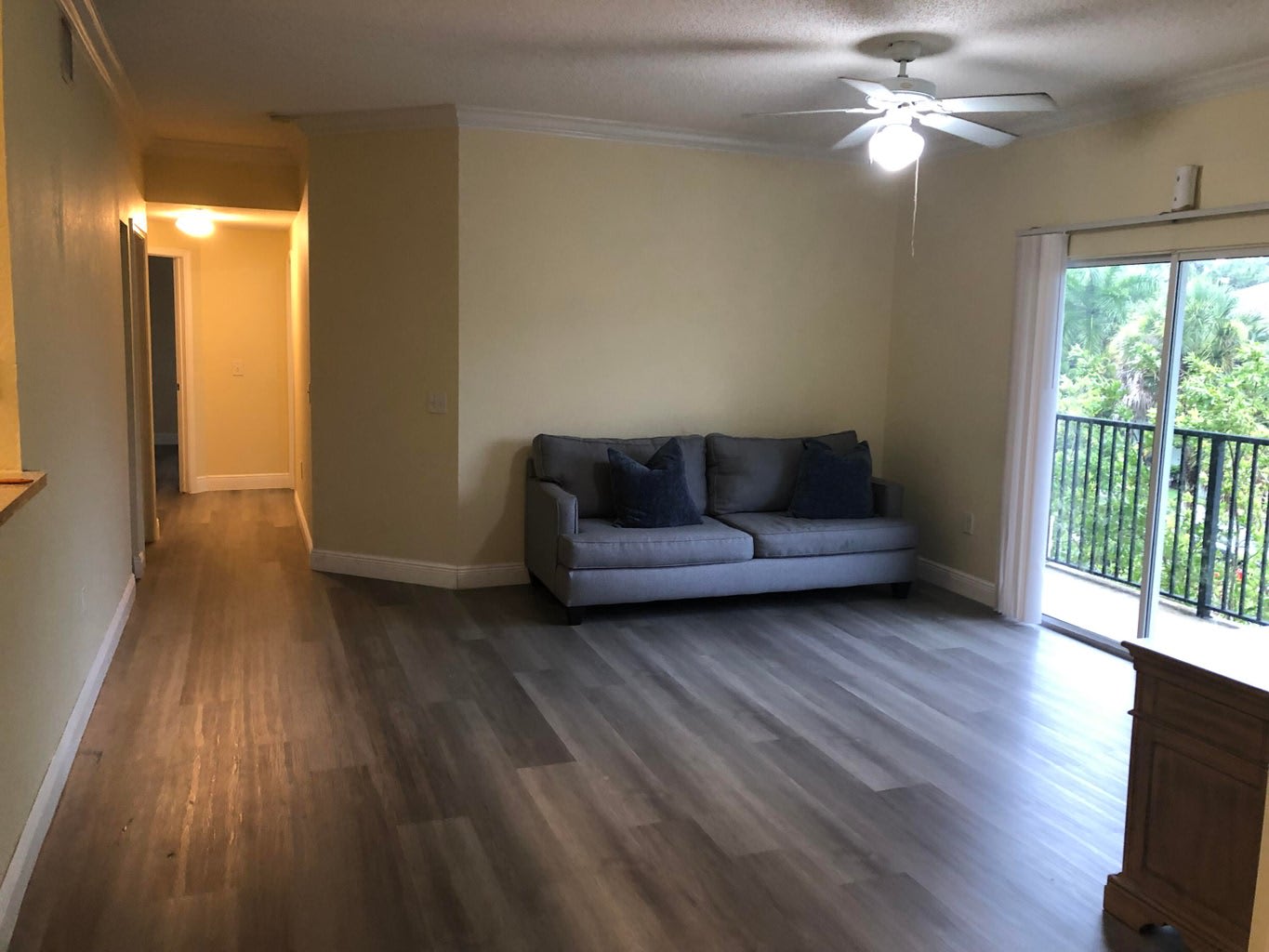 330 Crestwood Cir – photo 1