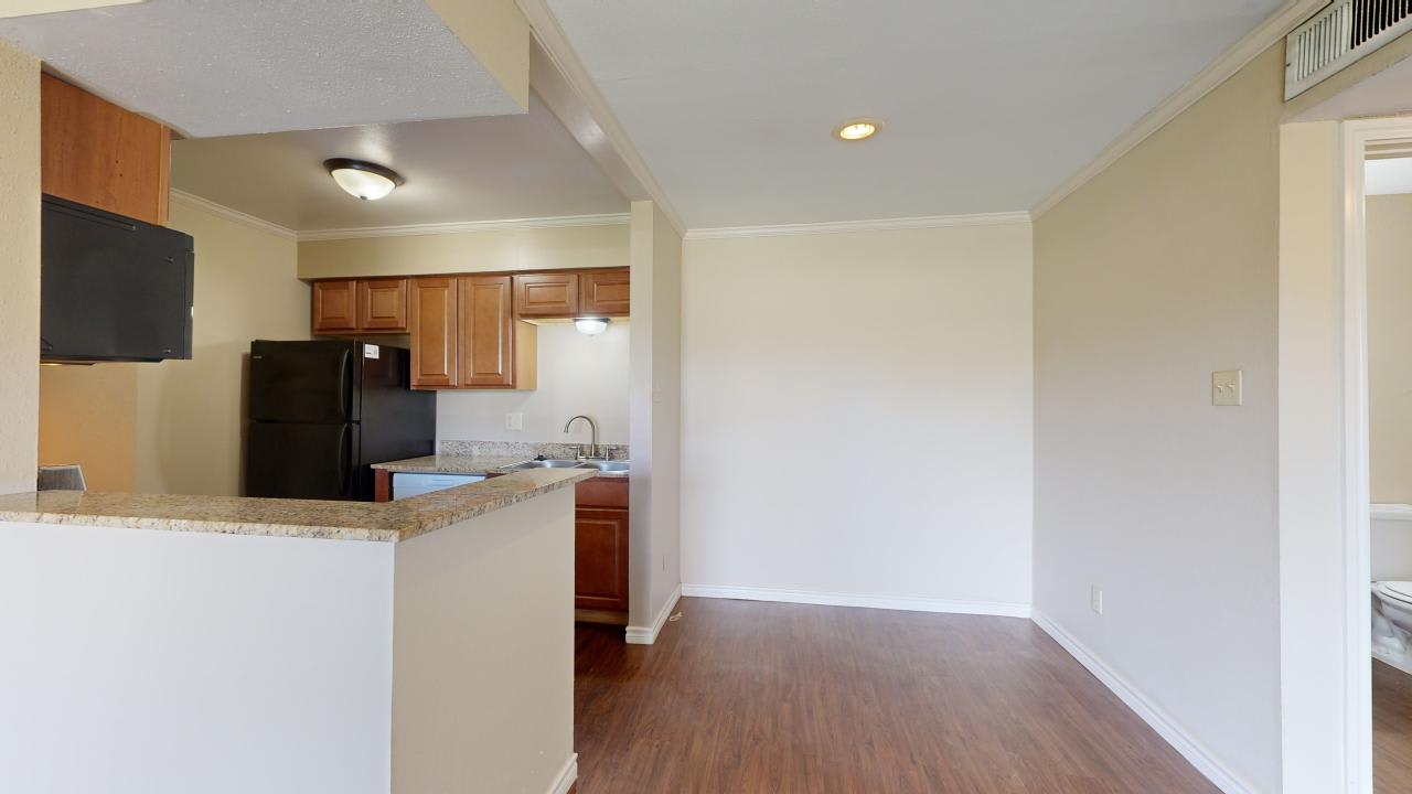 904 University Oaks Blvd Apt 3 – photo 5