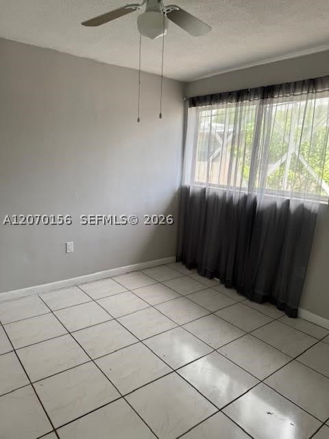 927 NW 7th Ct – photo 5