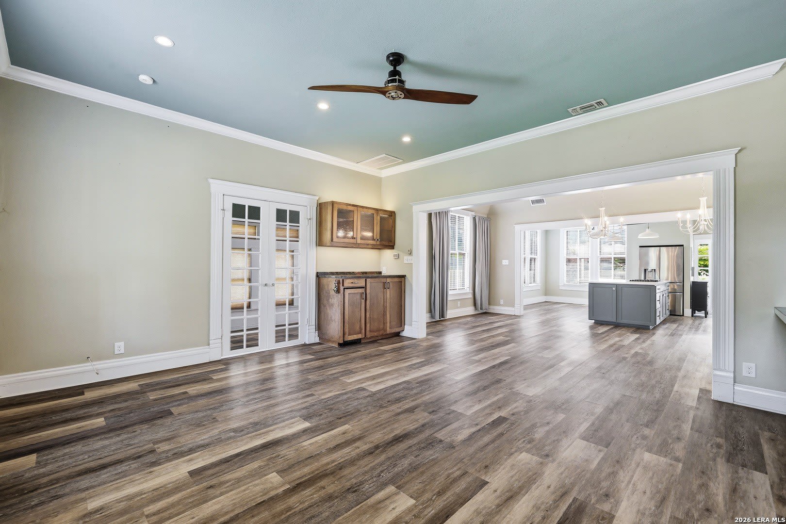 202 W Woodlawn Ave – photo 2