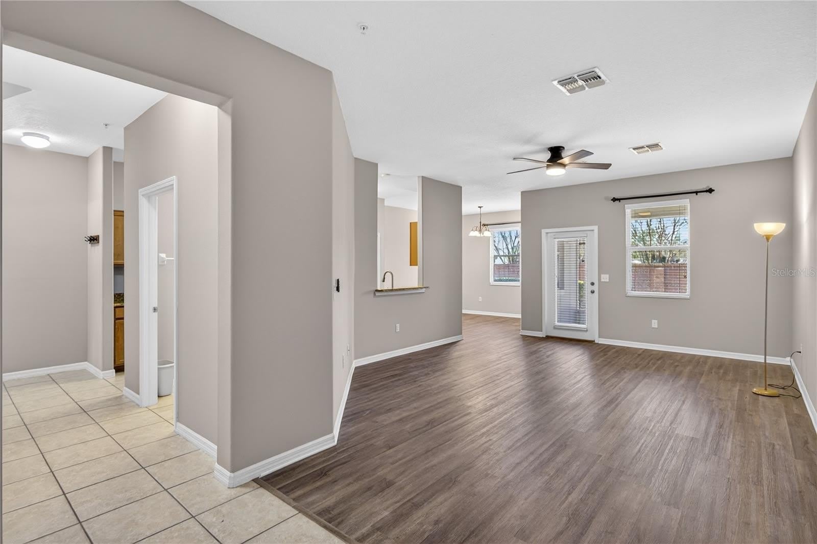 1519 PRIORY Circle – photo 3