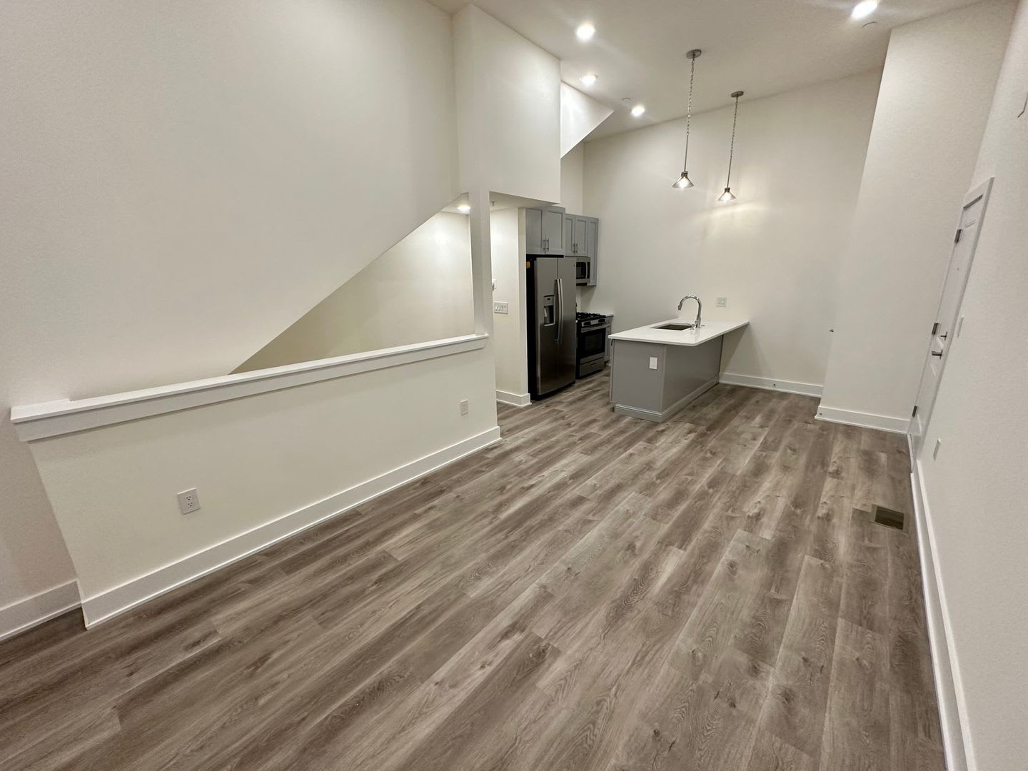 Stunning New Construction 1-Bedroom Apartment in Northern Liberties! Just Outside the Piazza! – photo 4