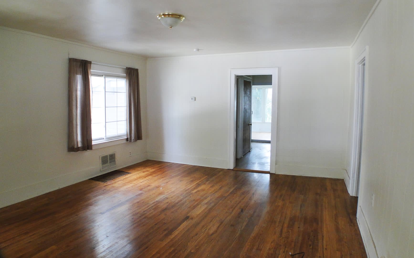 Coming Soon! Charming Westland Home with Spacious Living Areas – photo 3