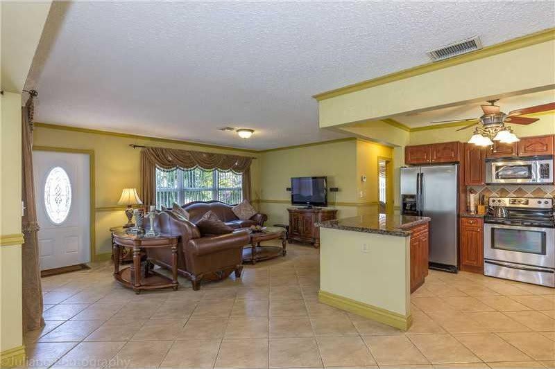 160 SE 12th Street – photo 4