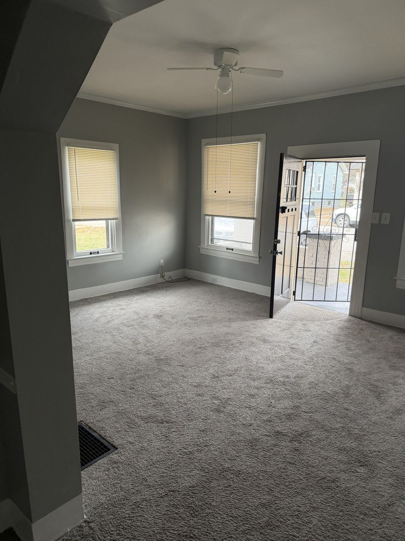 Cute and Cozy 2BD/1BA LEASING SPECIAL Move in by 9/15/2026 and receive 50% off of your Deposit. – photo 3