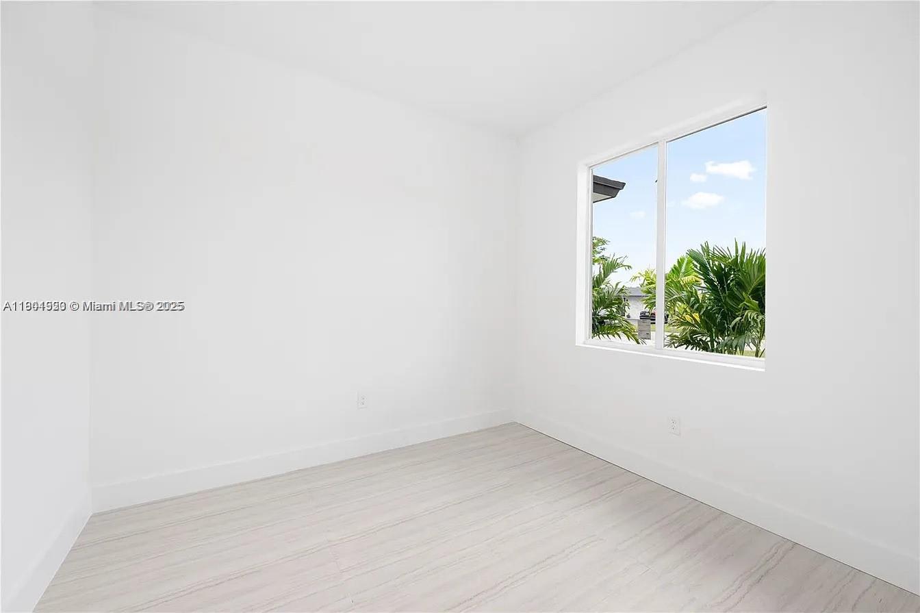 10745 Southwest 217th Avenue – photo 5