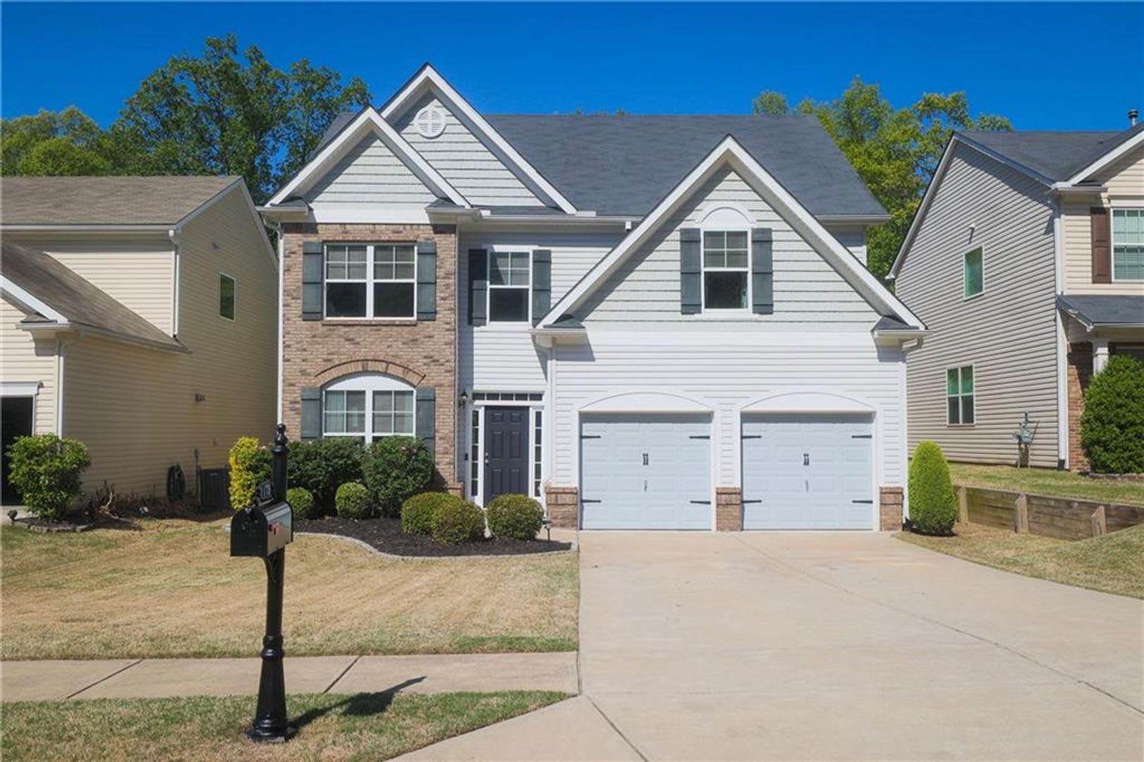 Charming 4-Bedroom Home in Diamond Ridge Community – photo 1