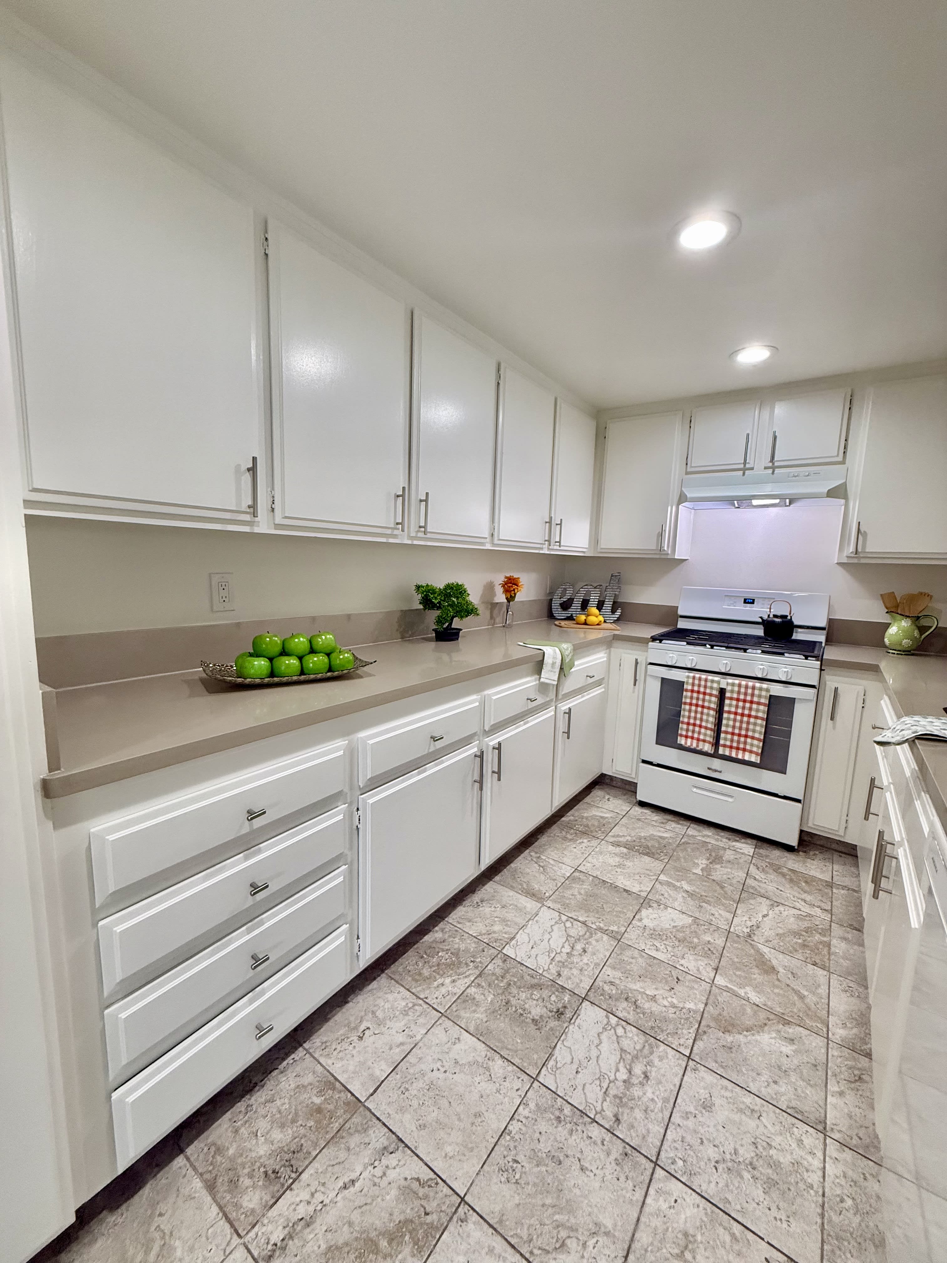 512 W Imperial Ave – photo 4