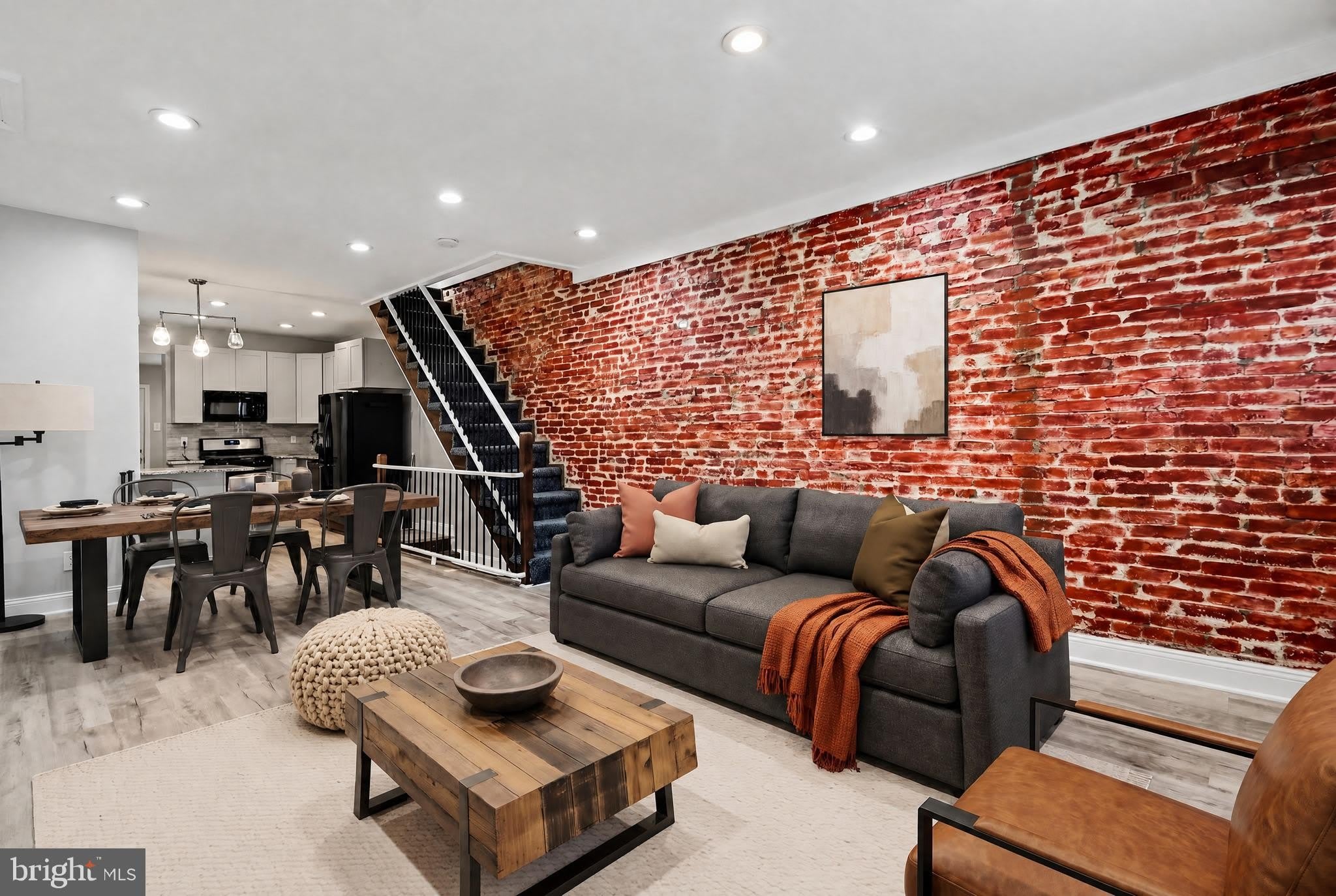 2238 OAKFORD Street – photo 4