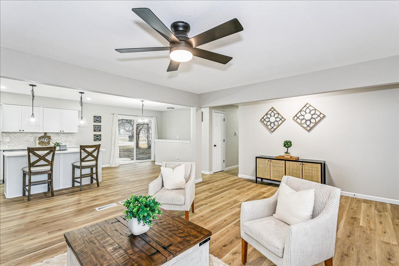 Beautifully Updated Home On Nearly Acre Available For Rent Or Rent To Own Move In Special 1 2 2Nd Full Month S Rent – photo 4