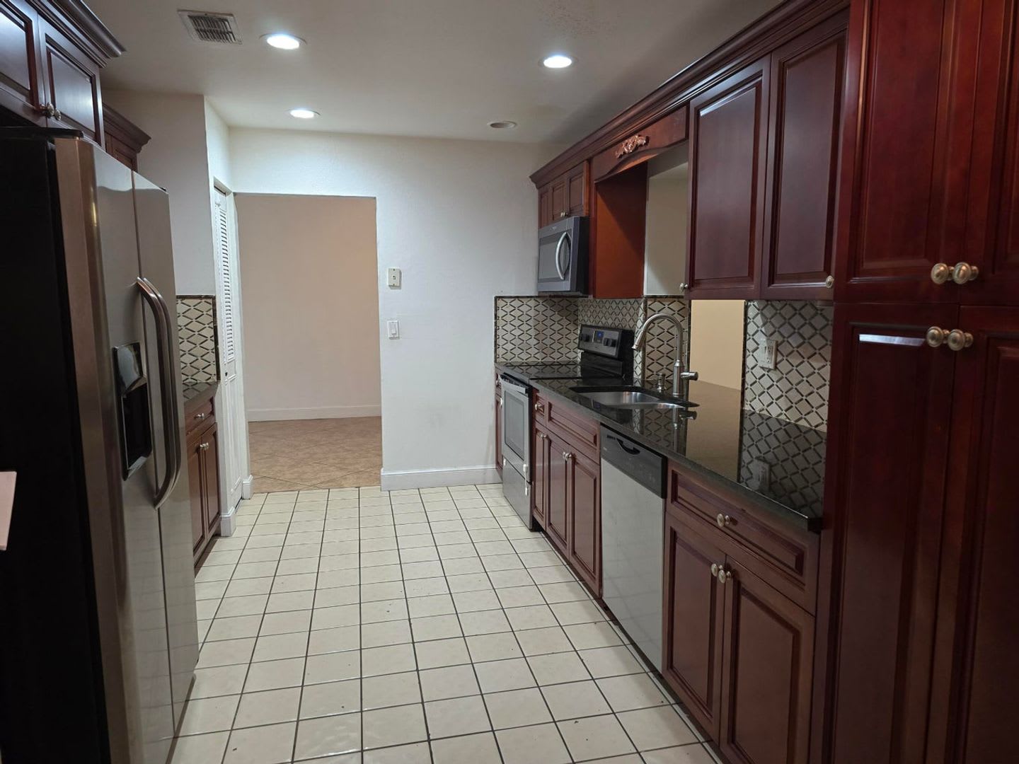 4125 Pine Branch Circle Lake Worth Fl 33467 – photo 2
