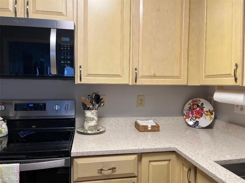 4140 Crayton Rd – photo 5