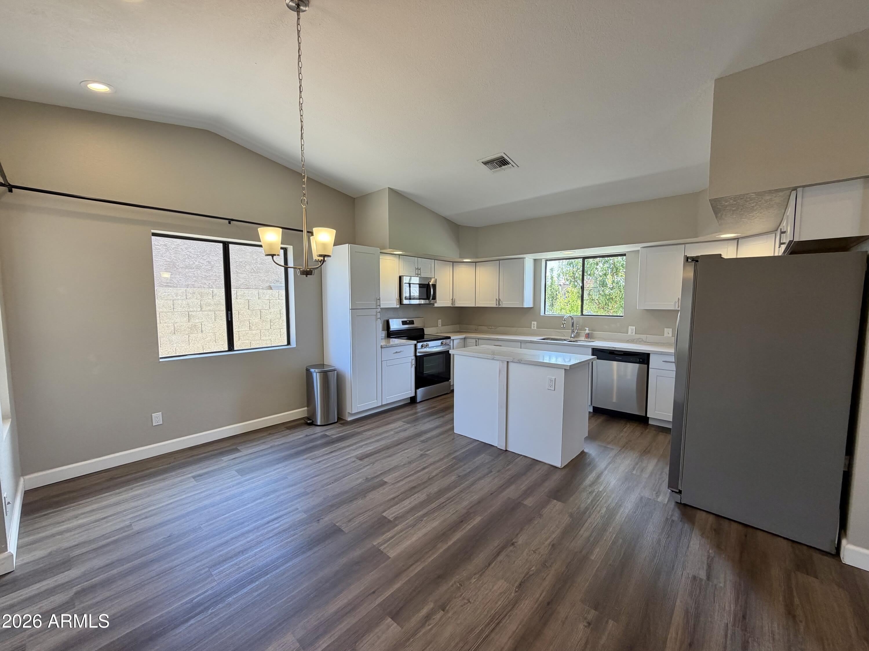 5201 W MERCER Lane – photo 5