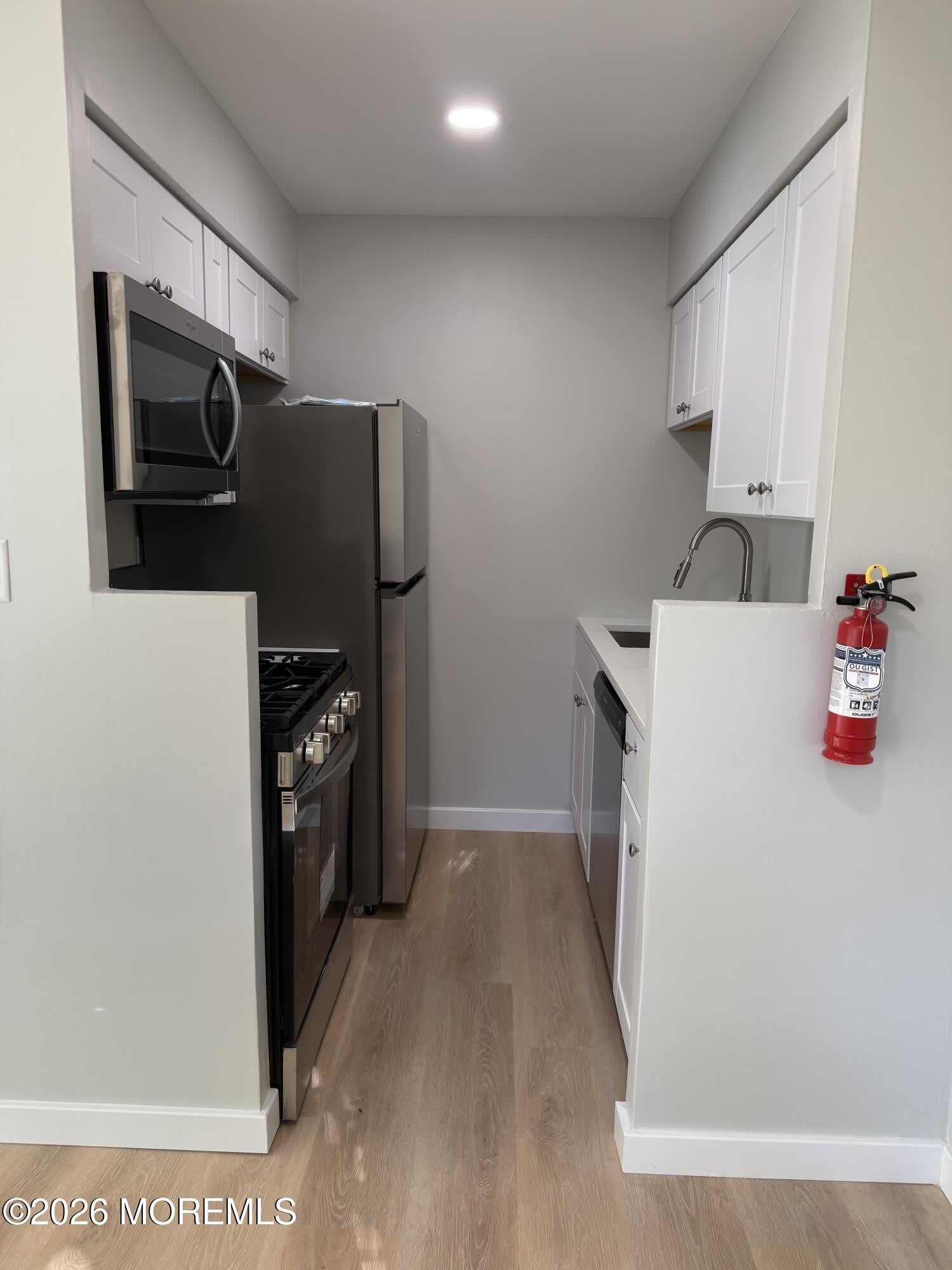 407 NE 8th Avenue – photo 4
