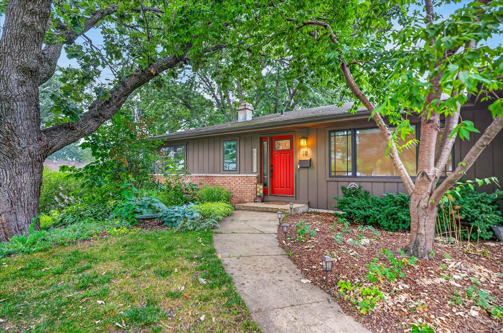 18 Cathy Ct. – photo 2