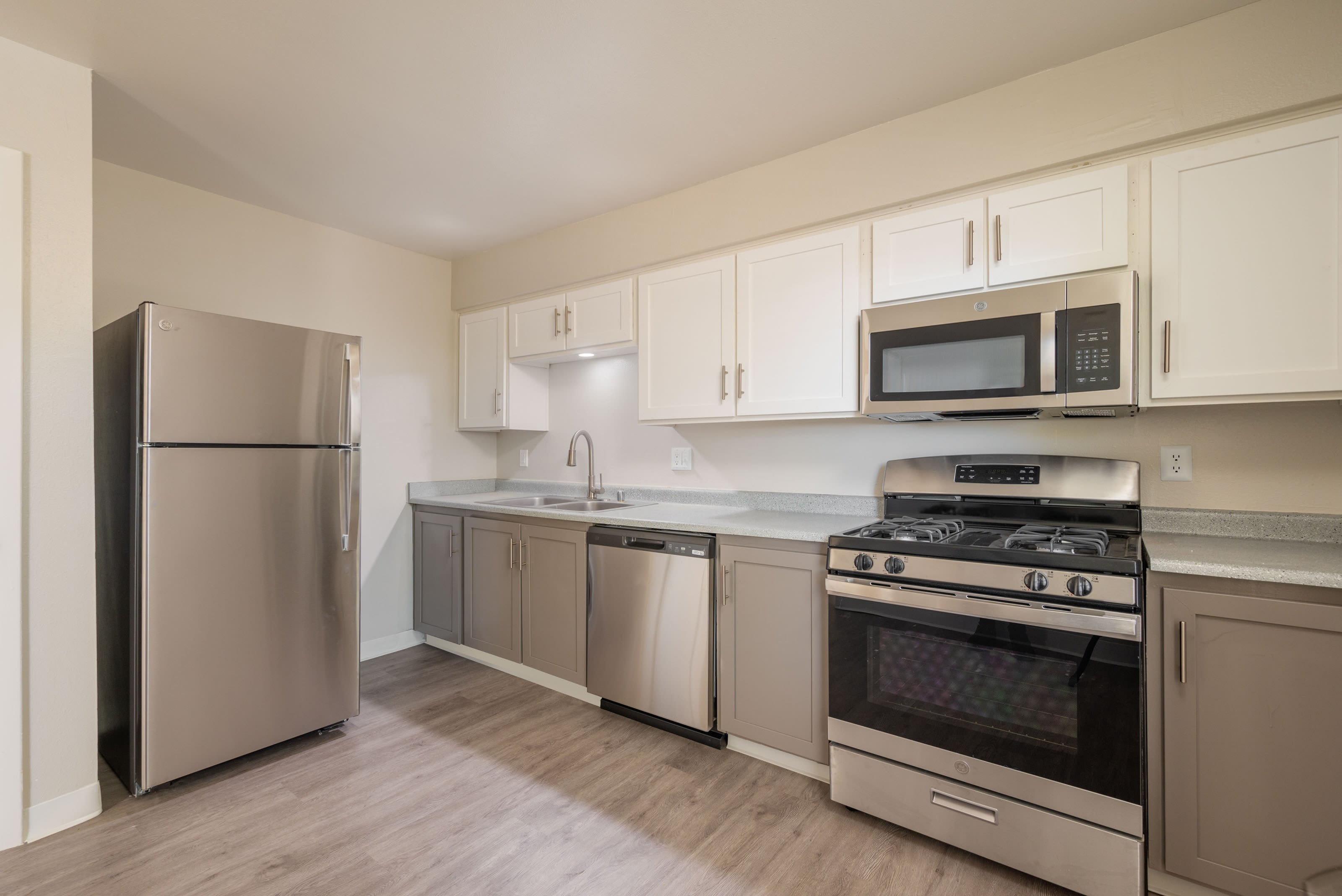 River Rock Apartments – photo 4